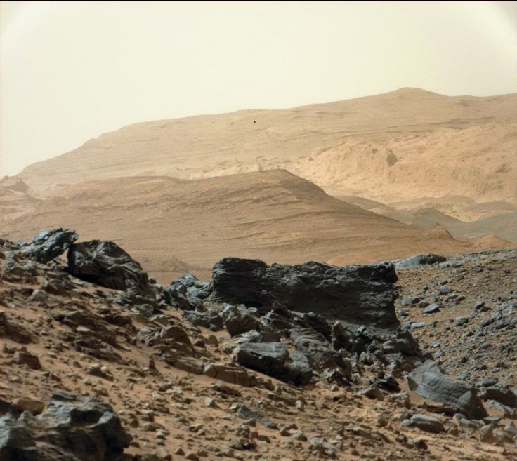 curiosity-mars-foothills-Mt-sharp-fixed0952MR0041900030502087E01_DXXX